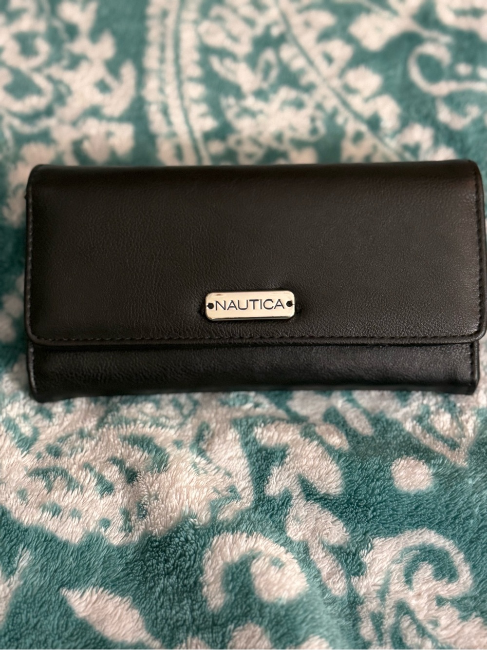 Nautica Black Continental Trifold Leather Wallet with Logo Plate